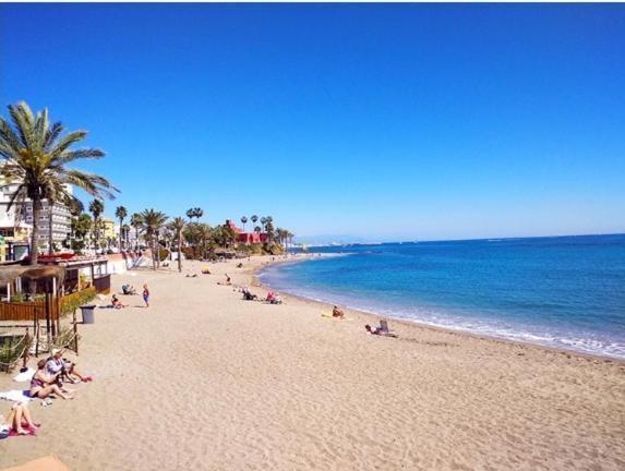 Chic Benalmadena Apartment ภายนอก รูปภาพ